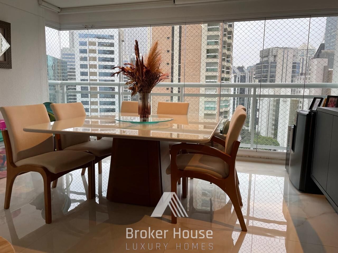Apartamento para alugar com 2 quartos, 80m² - Foto 2