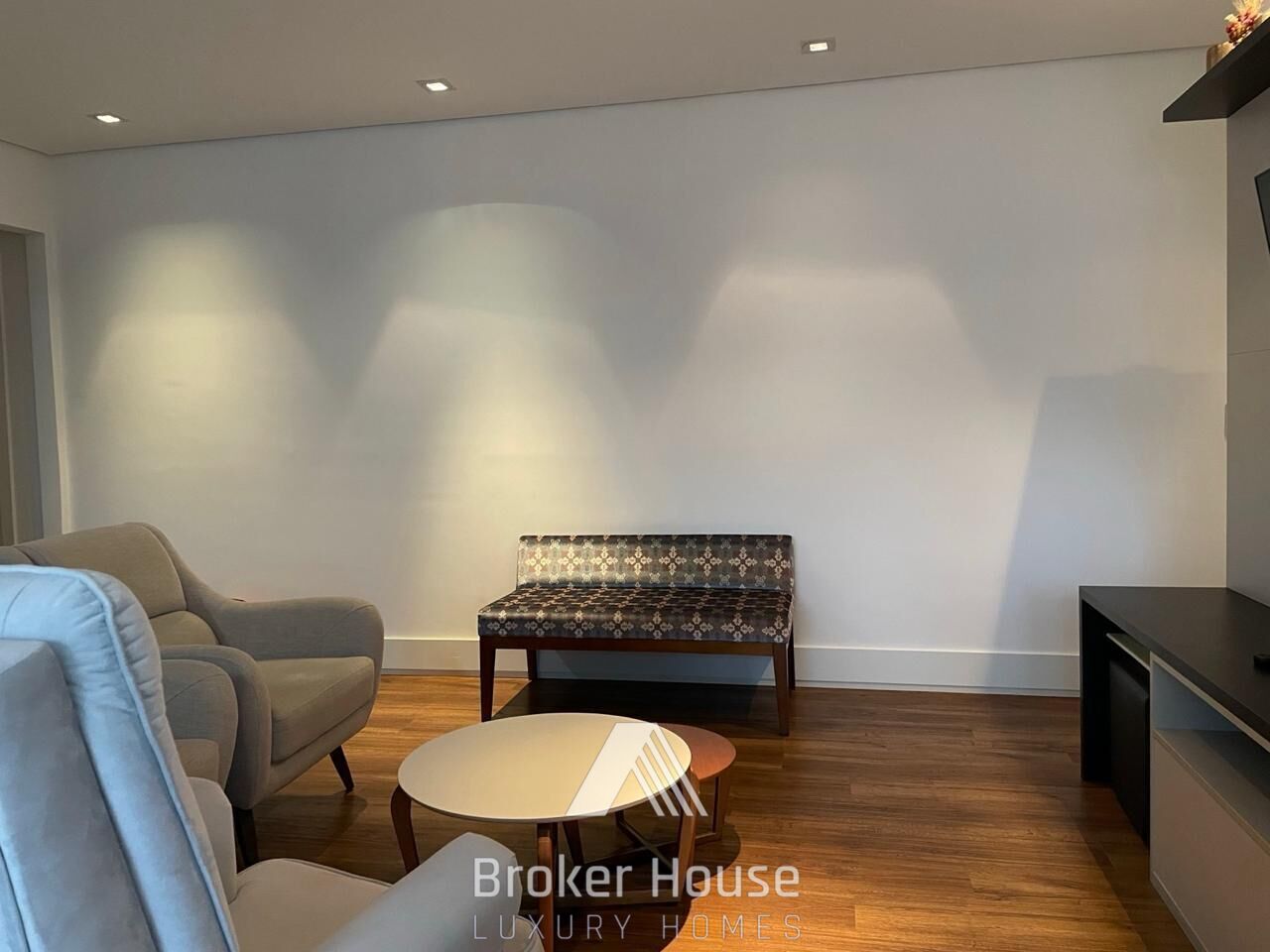 Apartamento para alugar com 2 quartos, 80m² - Foto 6