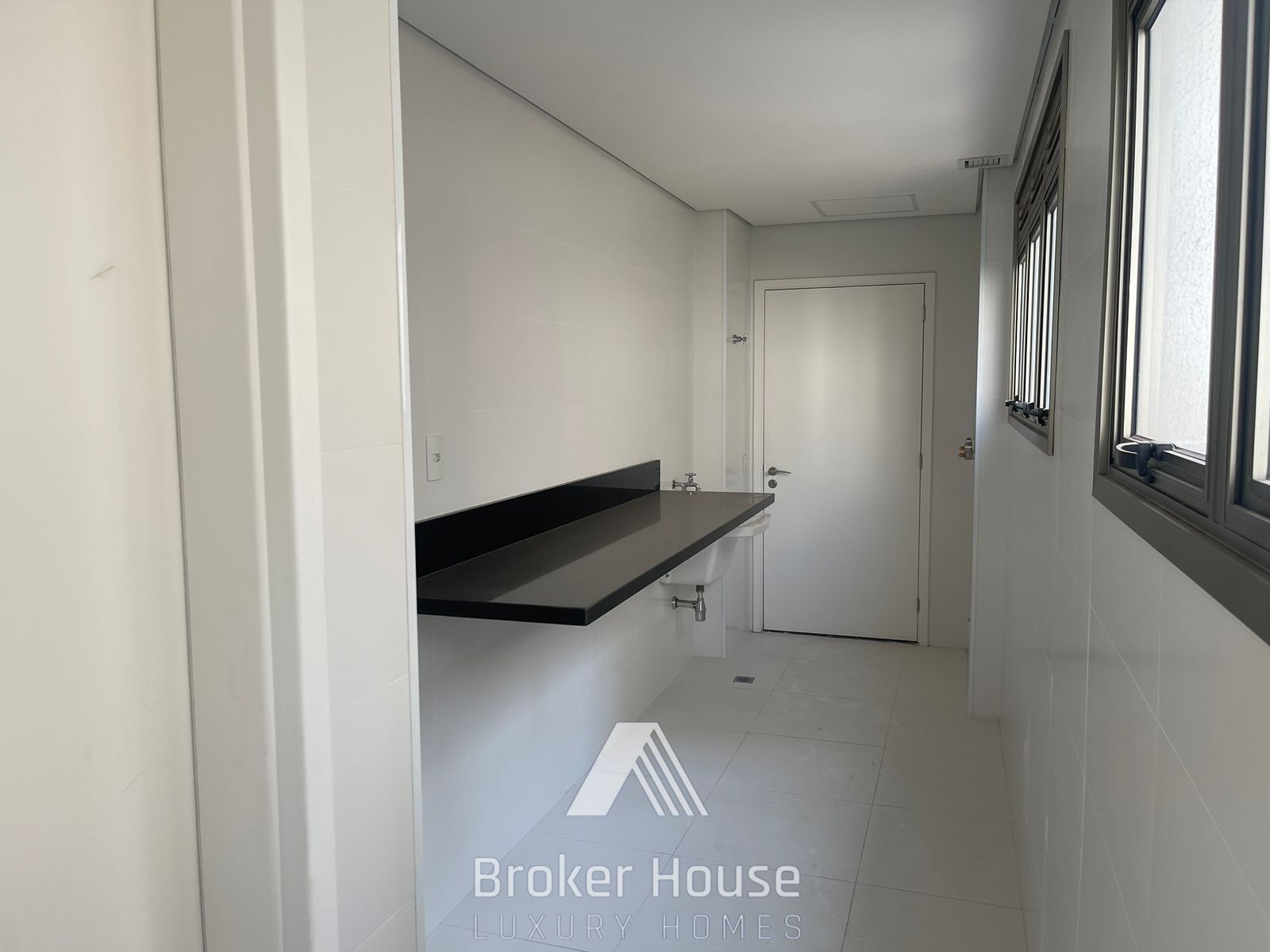 Apartamento à venda com 3 quartos, 187m² - Foto 10