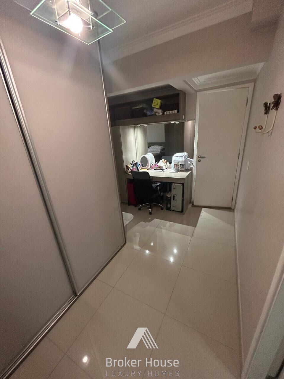 Apartamento à venda com 3 quartos, 182m² - Foto 18