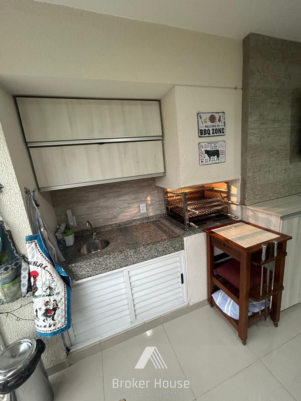 Apartamento à venda com 3 quartos, 182m² - Foto 9