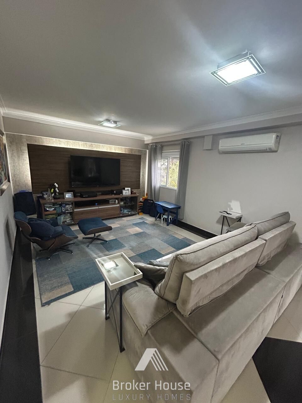 Apartamento à venda com 3 quartos, 182m² - Foto 1