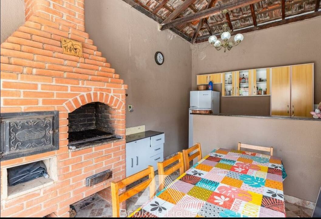 Casa à venda com 3 quartos, 160m² - Foto 2