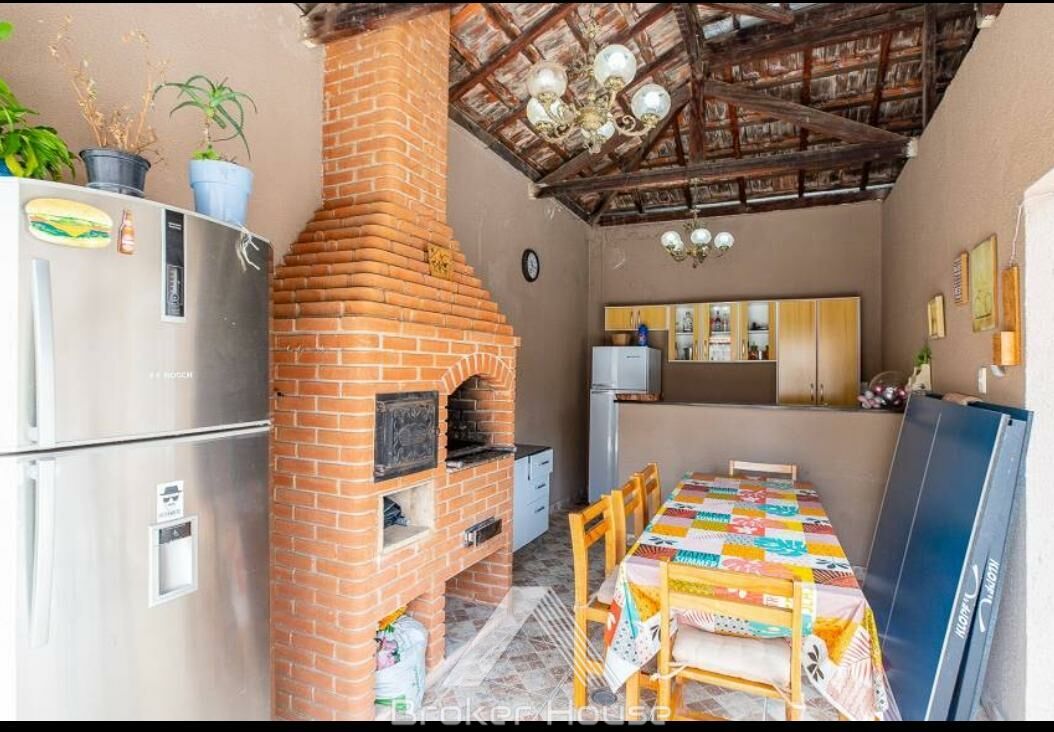 Casa à venda com 3 quartos, 160m² - Foto 1