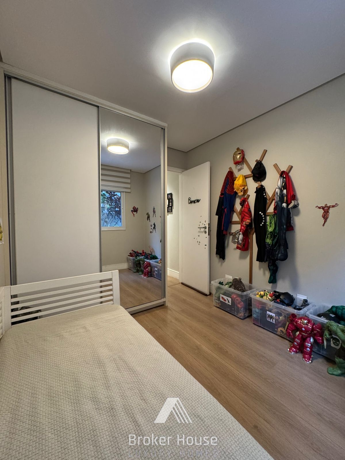 Apartamento à venda com 3 quartos, 213m² - Foto 26