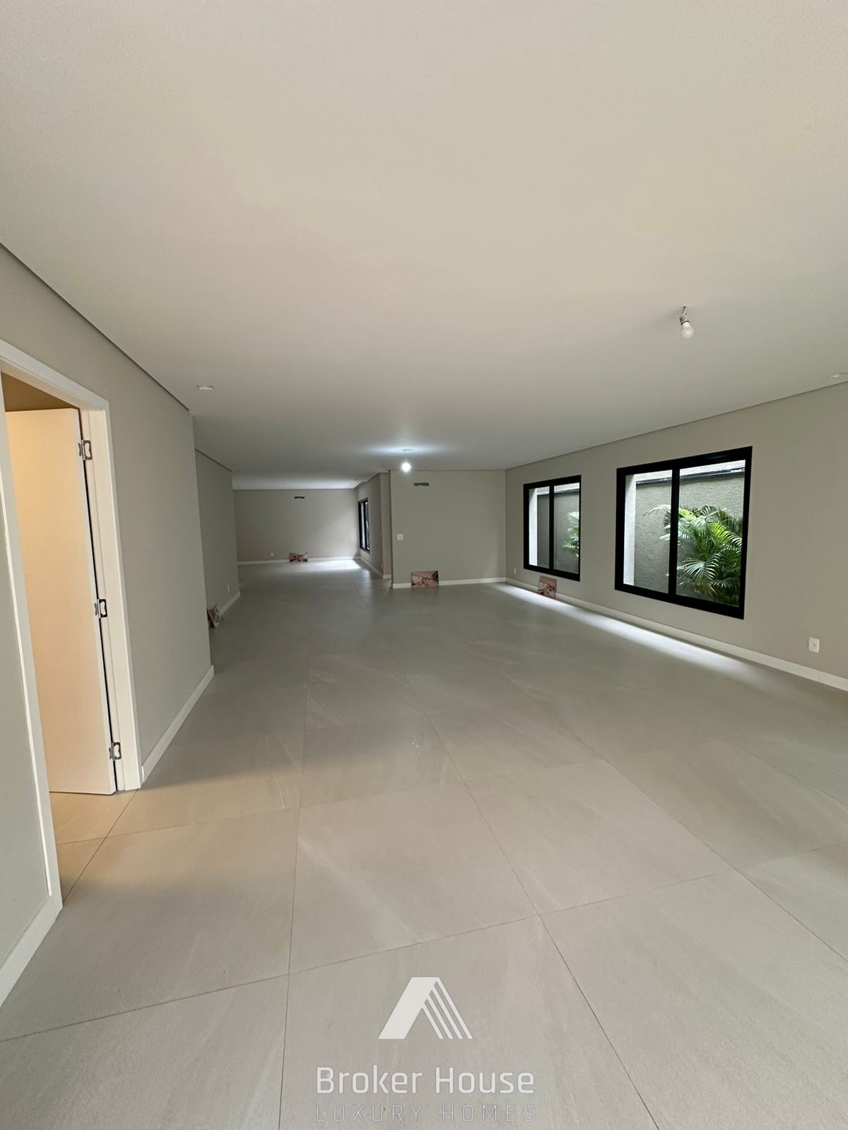 Casa à venda com 4 quartos, 350m² - Foto 8