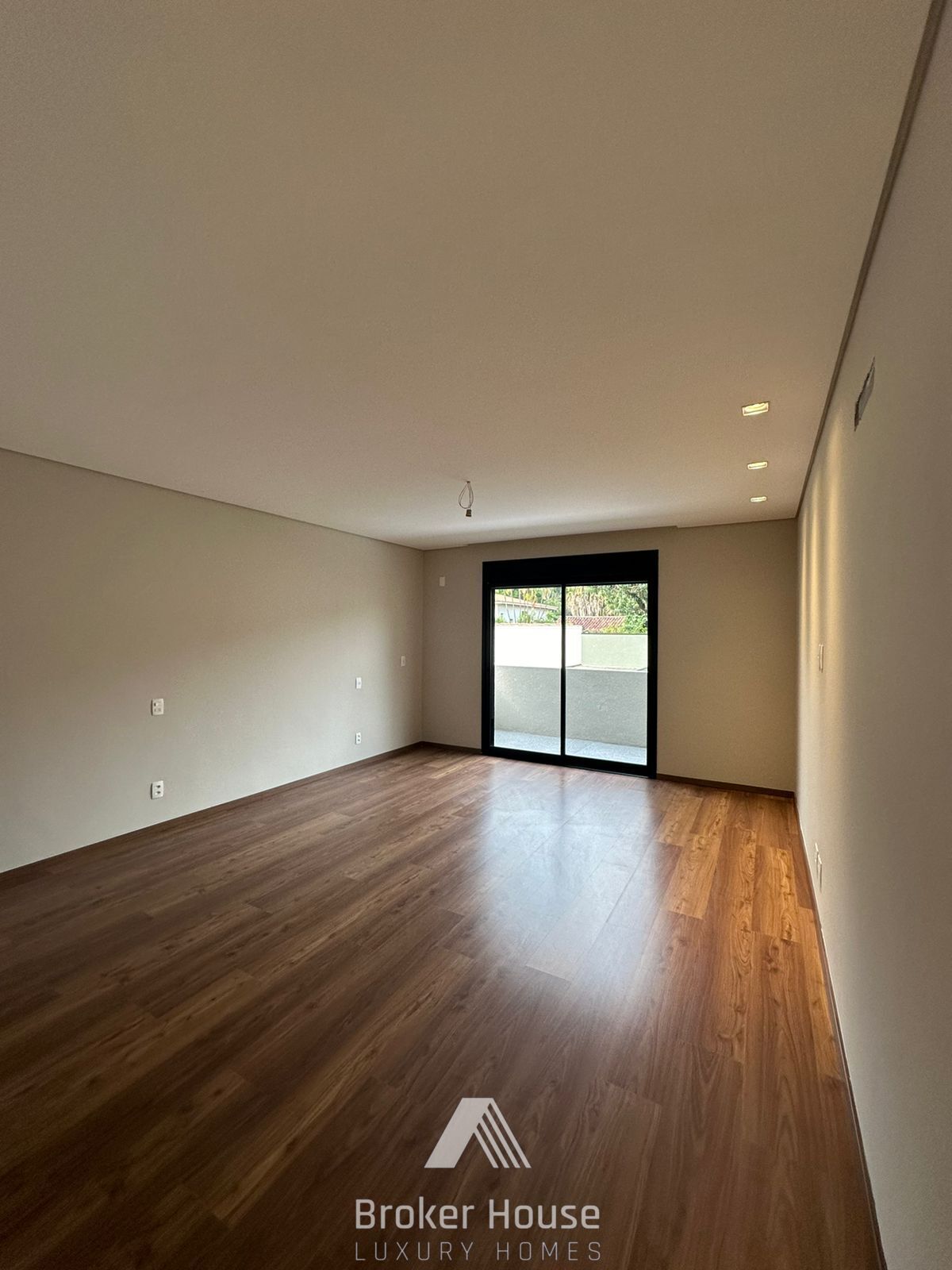 Casa à venda com 4 quartos, 350m² - Foto 24