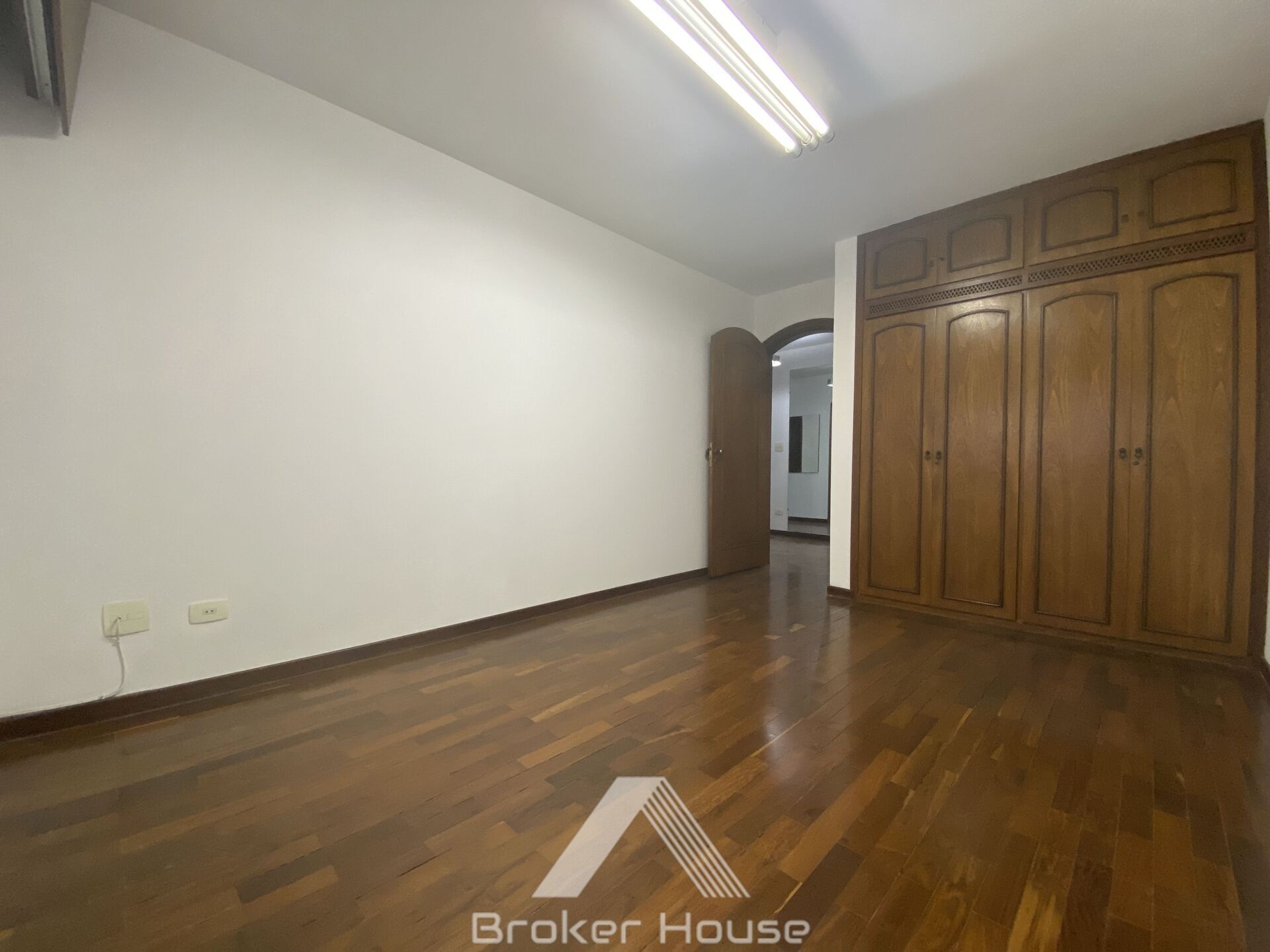 Apartamento à venda com 4 quartos, 229m² - Foto 31