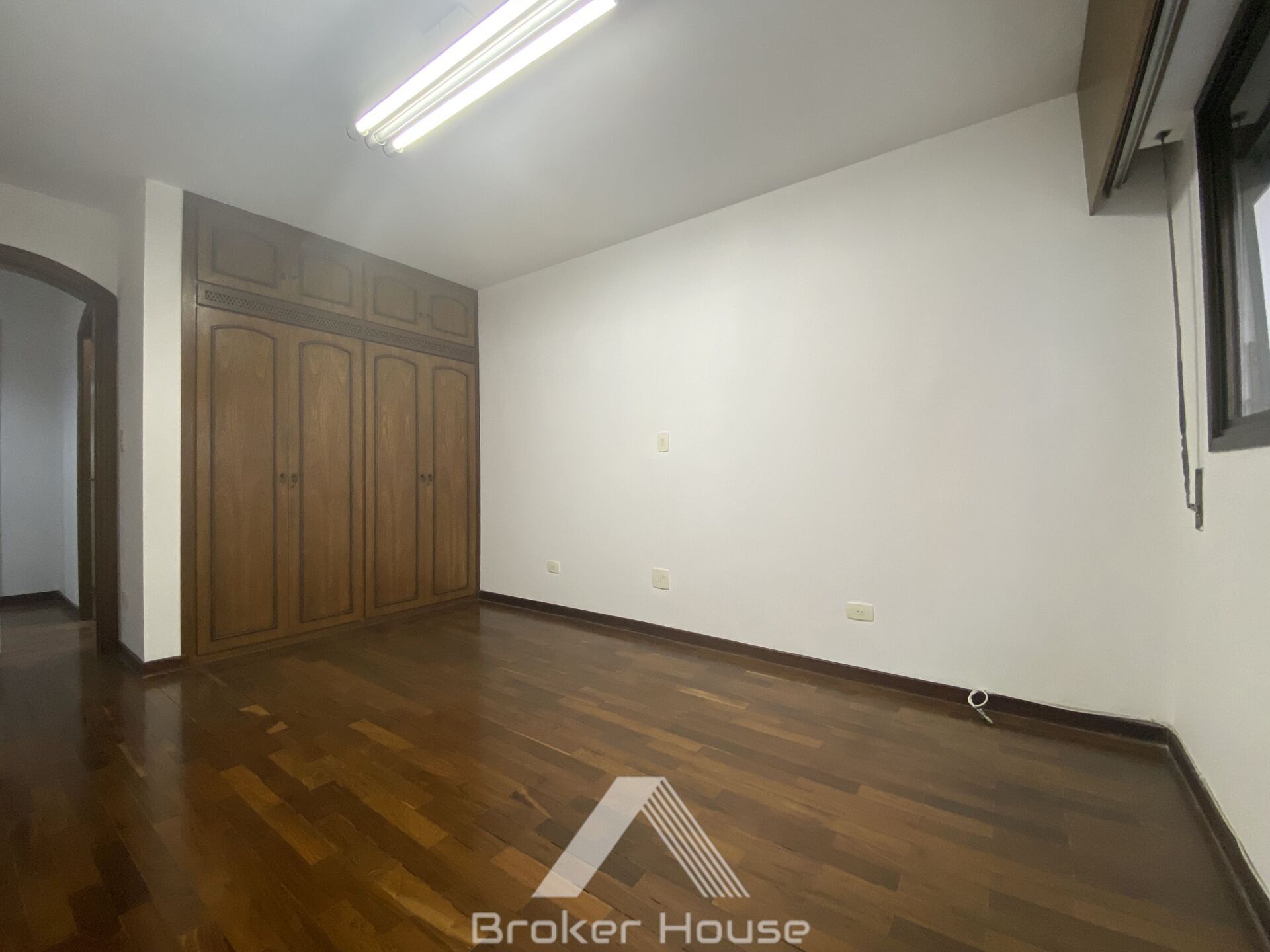 Apartamento à venda com 4 quartos, 229m² - Foto 32