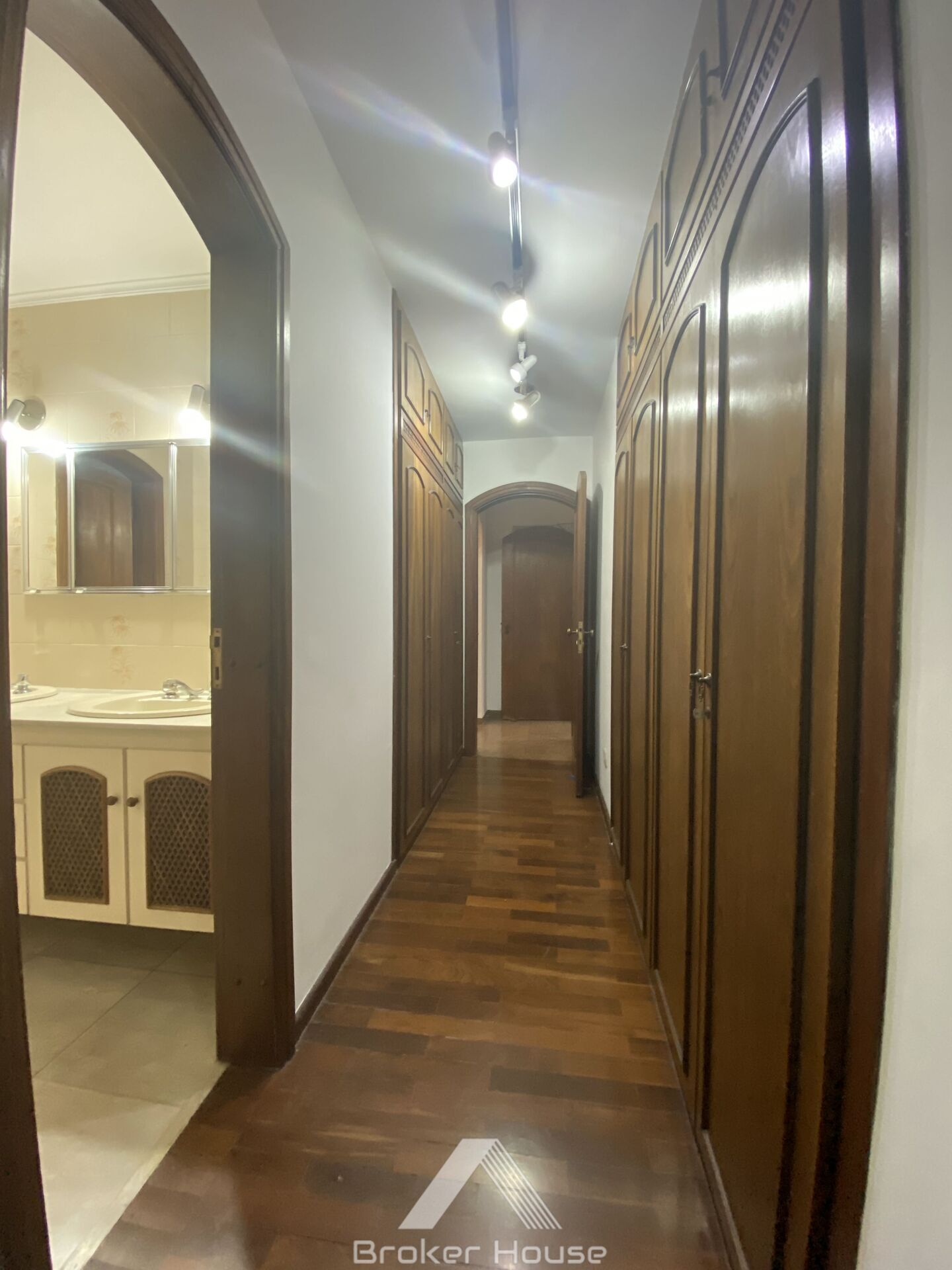 Apartamento à venda com 4 quartos, 229m² - Foto 19