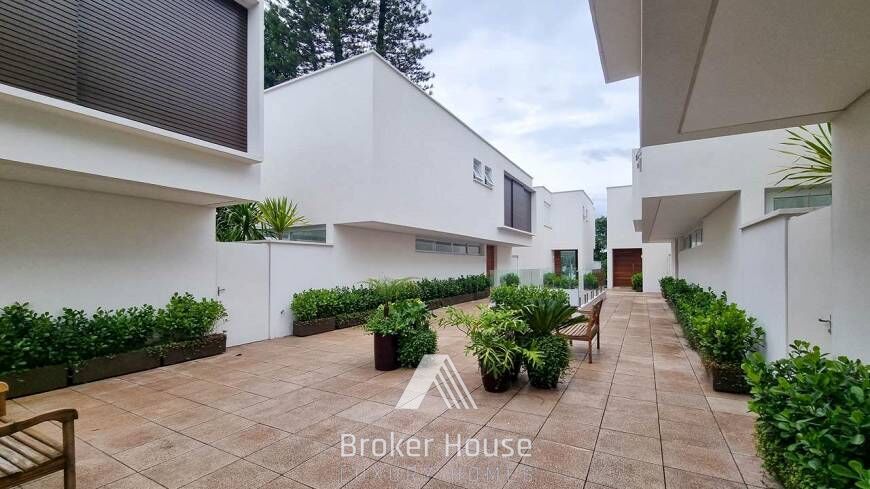 Casa de Condomínio à venda com 4 quartos, 365m² - Foto 18