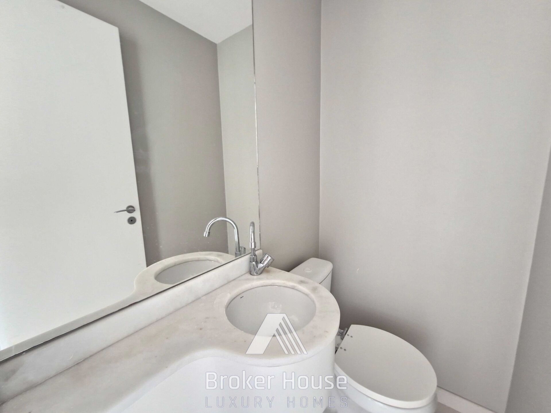 Apartamento para alugar com 4 quartos, 143m² - Foto 11