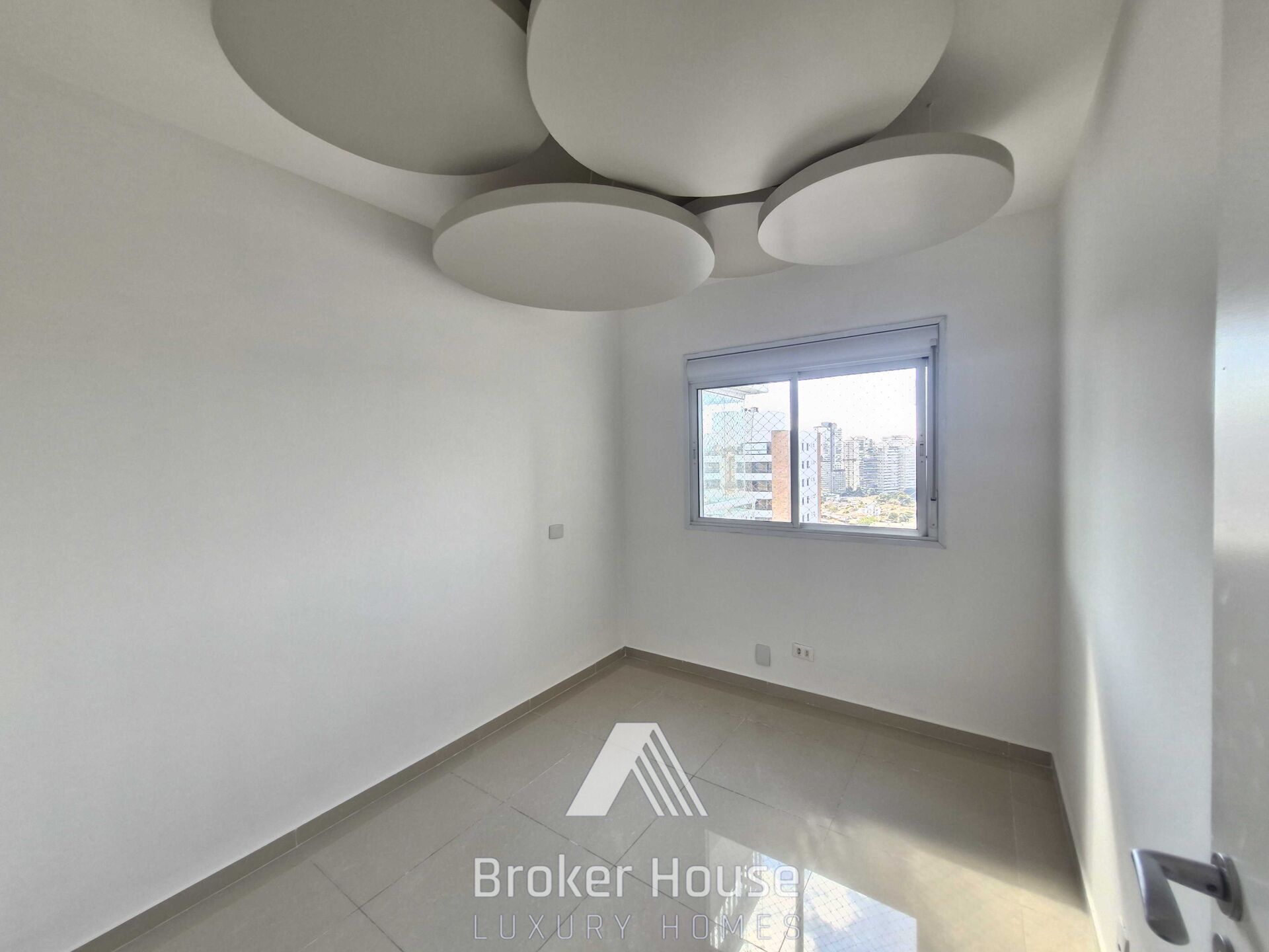 Apartamento para alugar com 4 quartos, 143m² - Foto 16