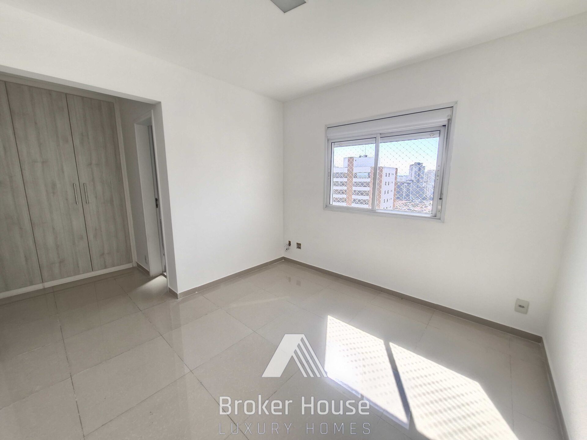 Apartamento para alugar com 4 quartos, 143m² - Foto 28