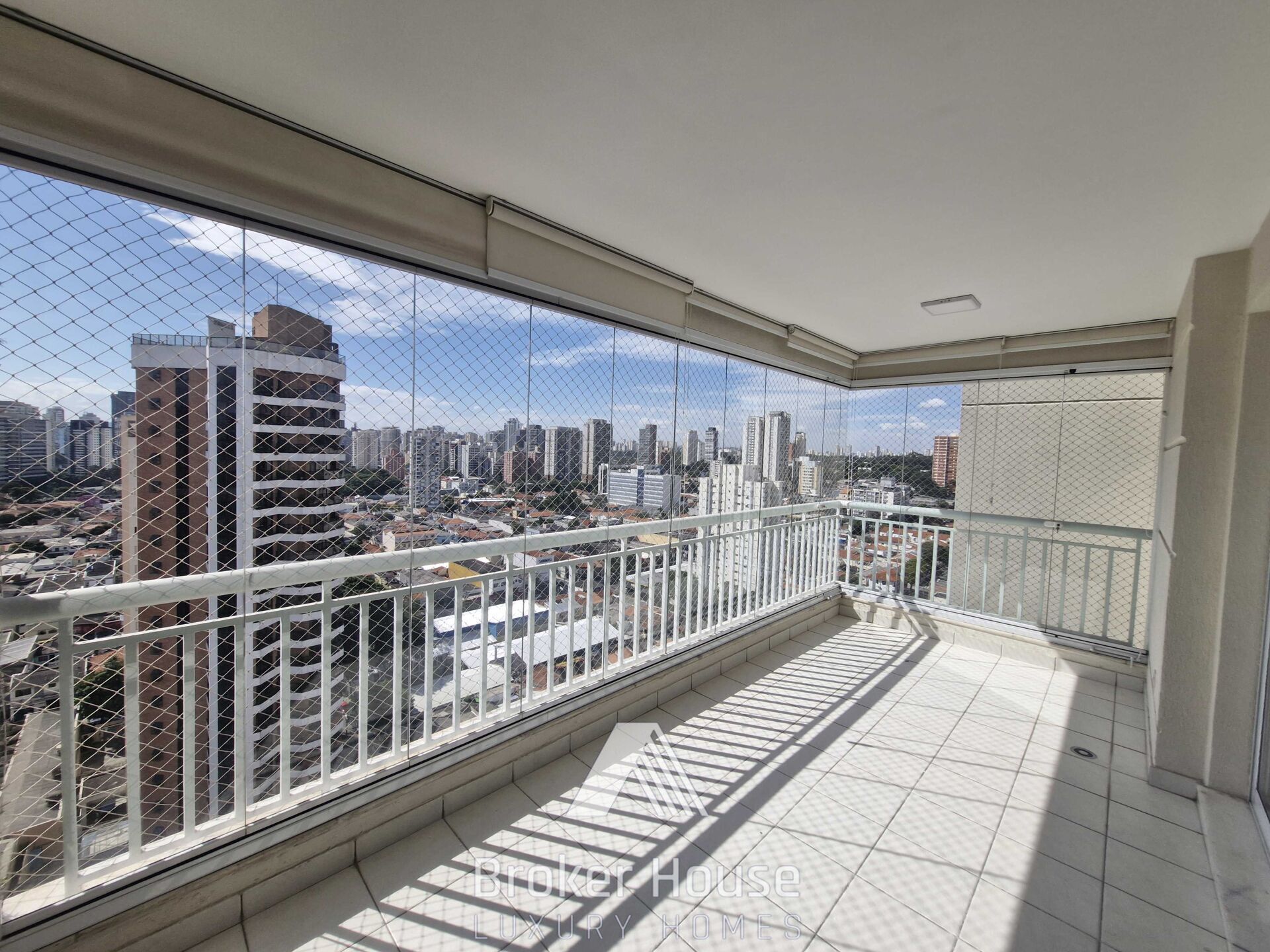Apartamento para alugar com 4 quartos, 143m² - Foto 4