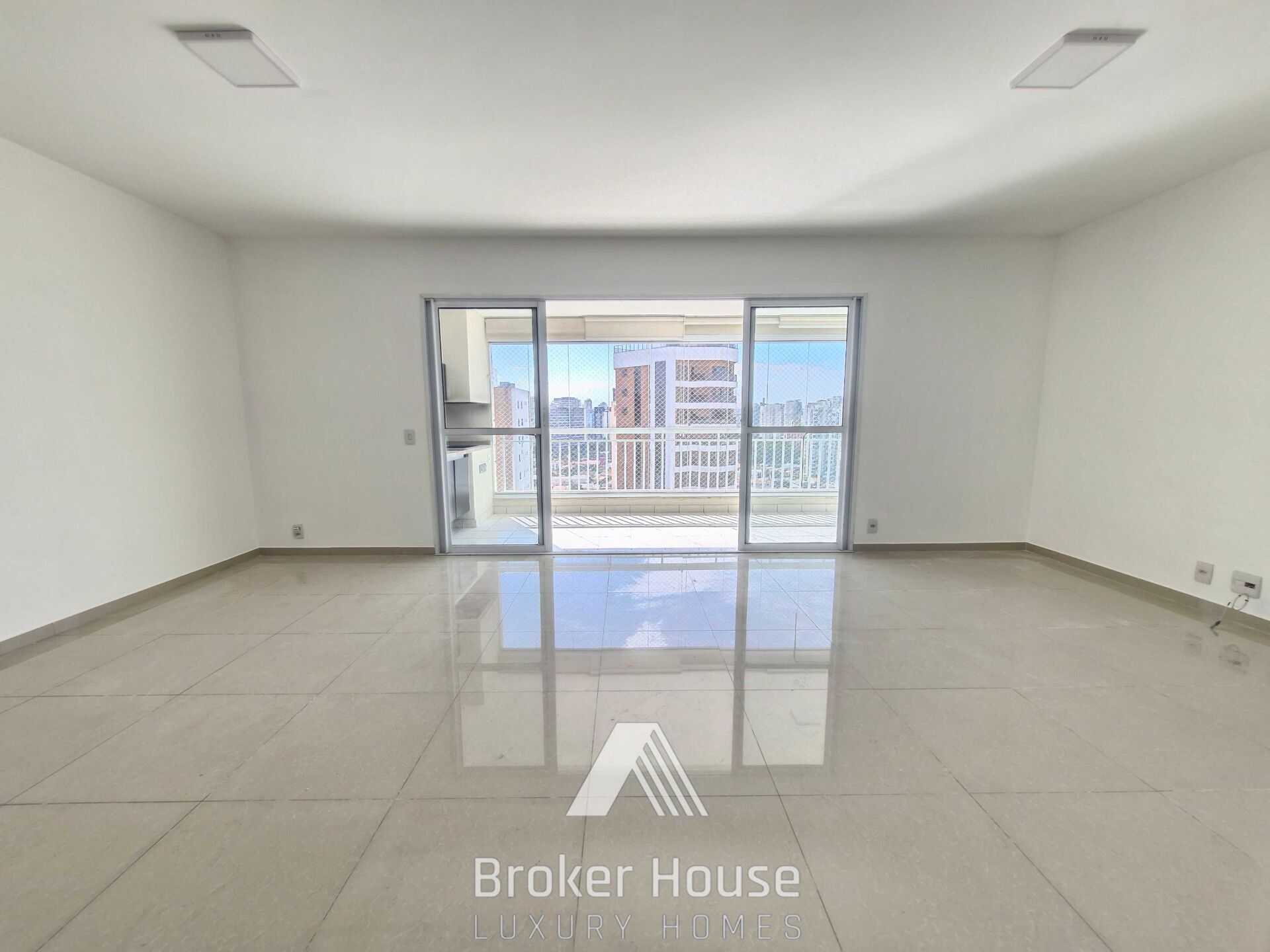 Apartamento para alugar com 4 quartos, 143m² - Foto 7