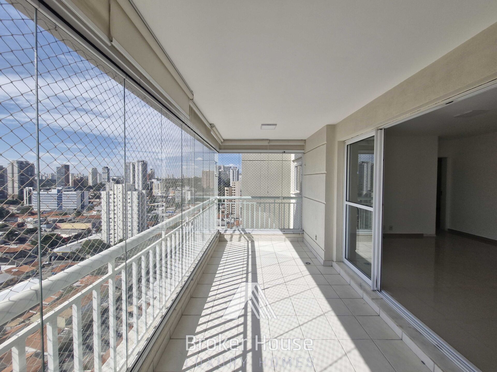 Apartamento para alugar com 4 quartos, 143m² - Foto 3