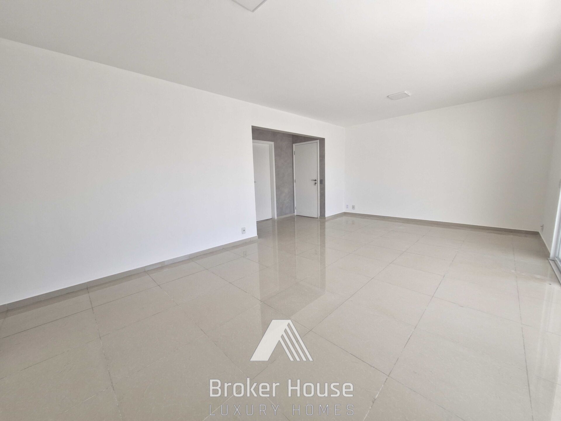 Apartamento para alugar com 4 quartos, 143m² - Foto 9