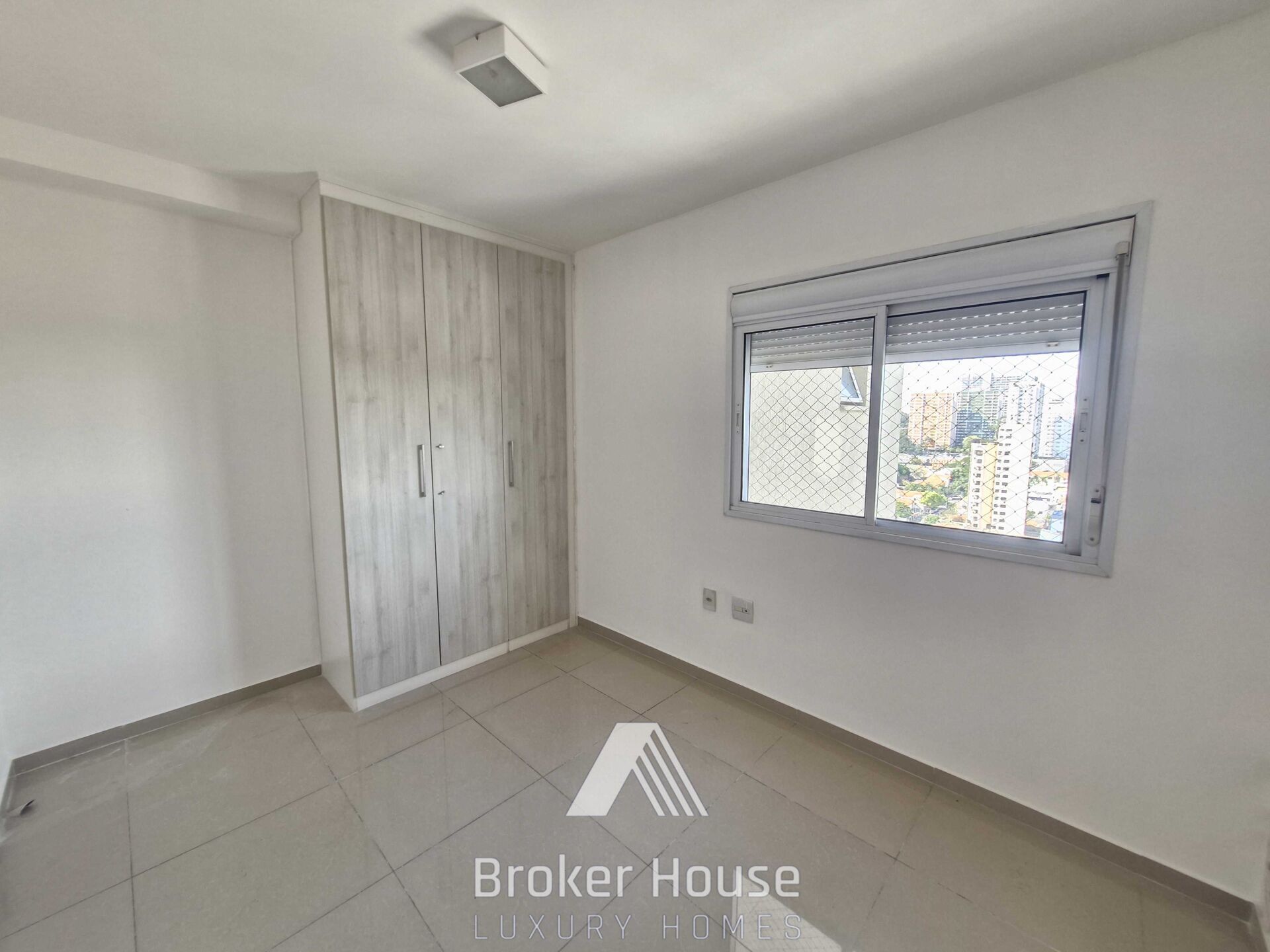 Apartamento para alugar com 4 quartos, 143m² - Foto 13