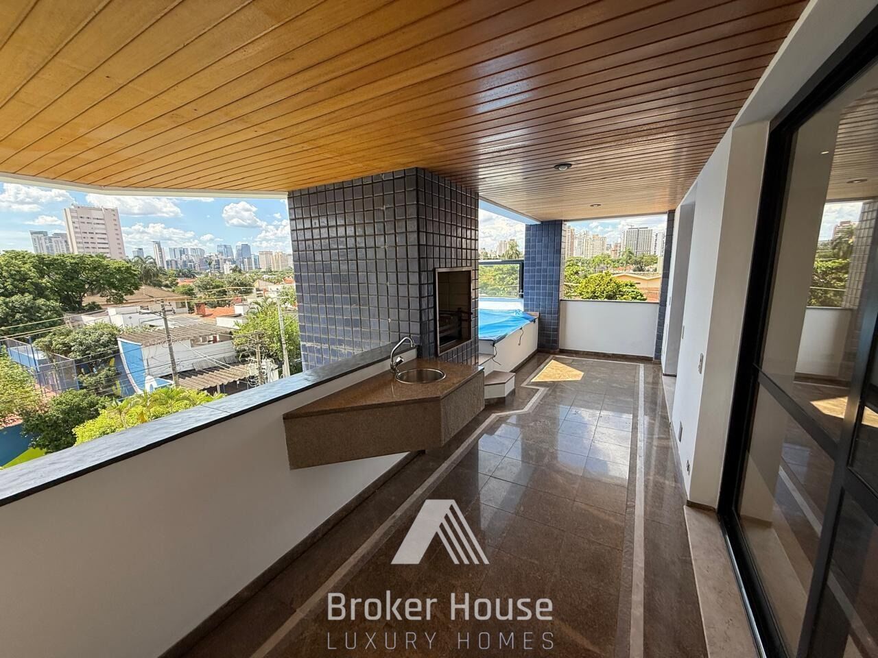 Apartamento, 3 quartos, 216 m² - Foto 1