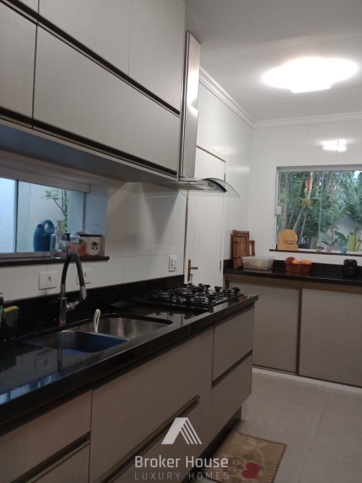 Casa à venda com 3 quartos, 220m² - Foto 12