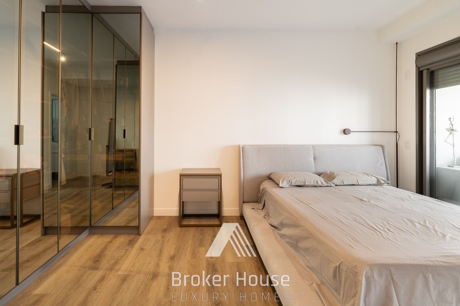 Apartamento à venda com 3 quartos, 158m² - Foto 15