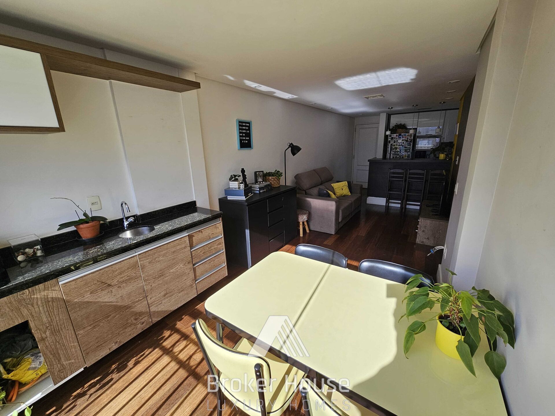 Apartamento à venda com 2 quartos, 62m² - Foto 6