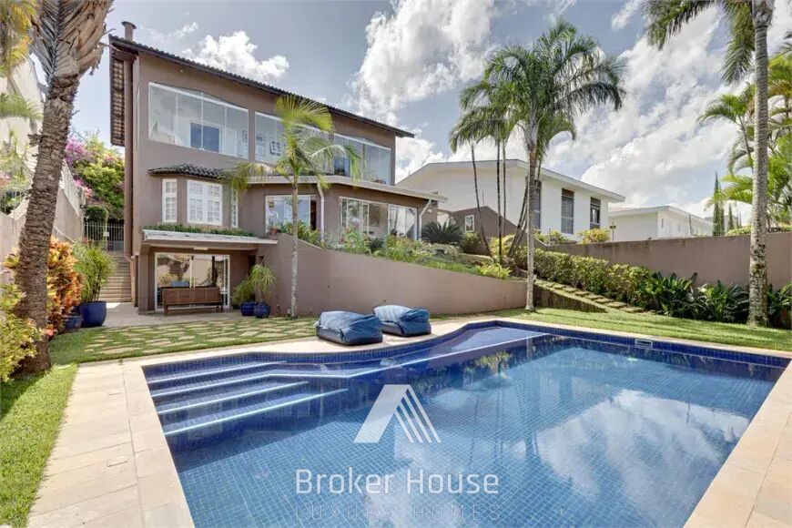 Casa à venda com 3 quartos, 440m² - Foto 1