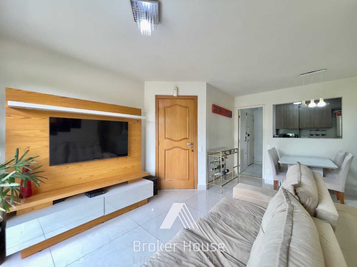 Apartamento à venda com 2 quartos, 77m² - Foto 2