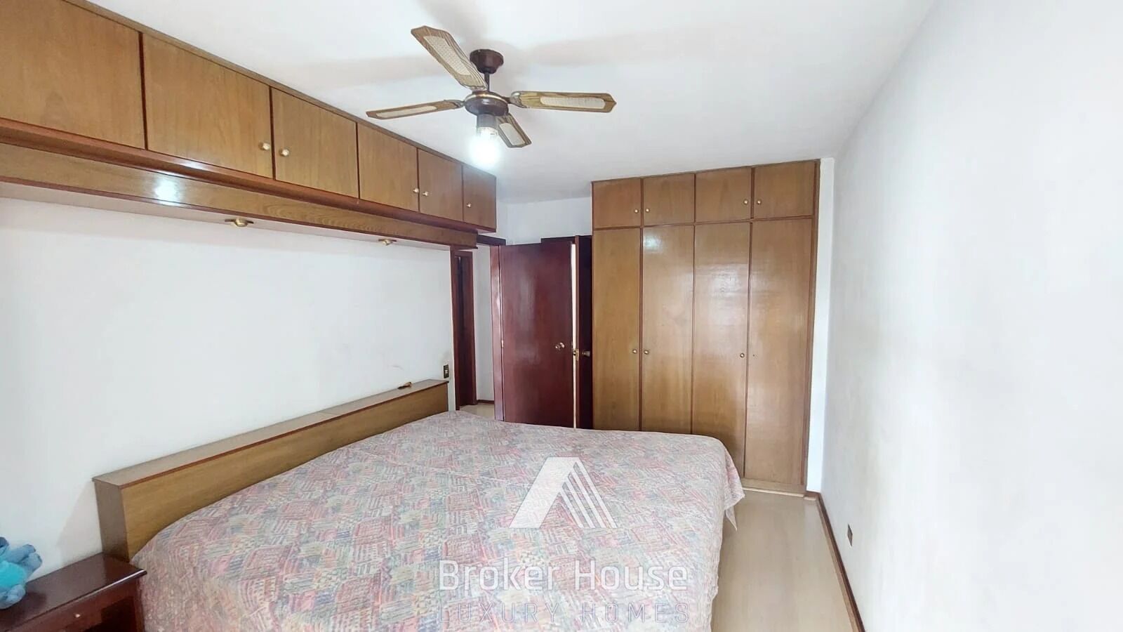 Apartamento à venda com 4 quartos, 158m² - Foto 9