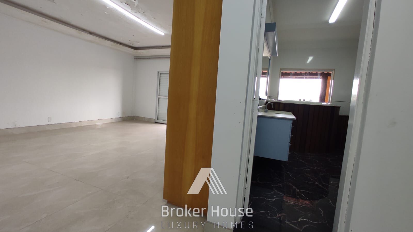 Casa à venda com 3 quartos, 300m² - Foto 16