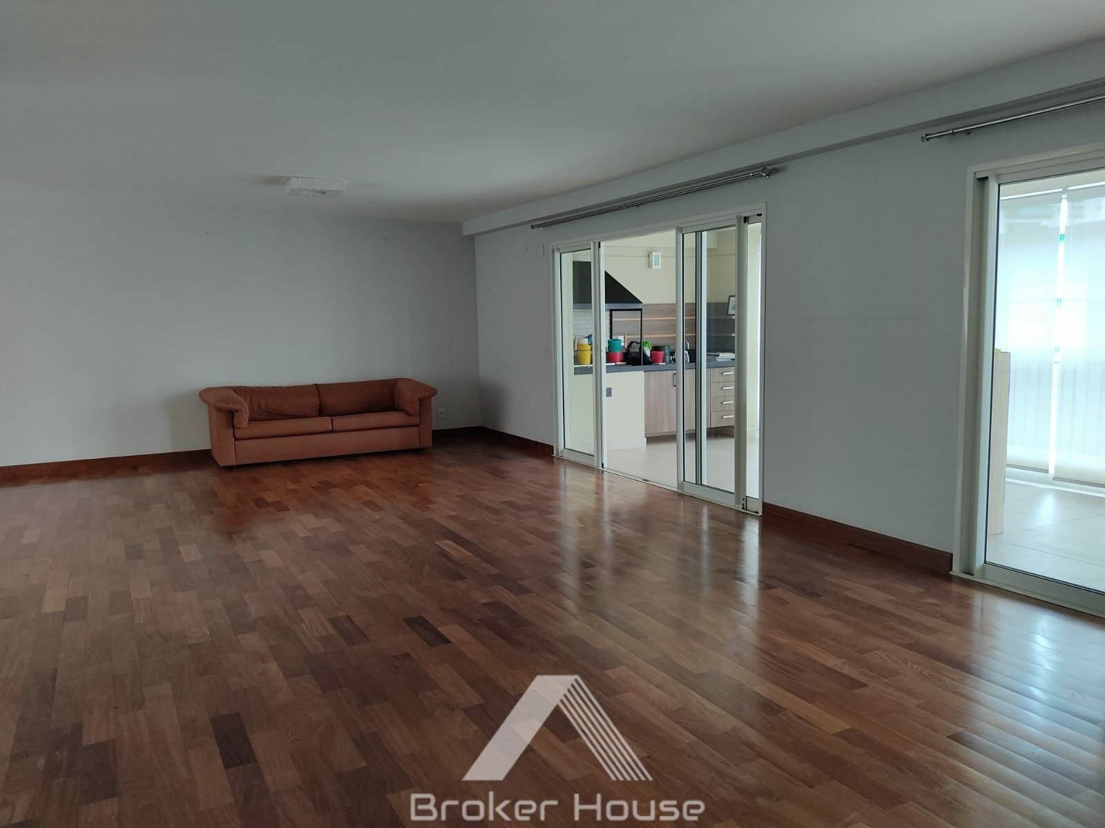 Apartamento para alugar com 3 quartos, 317m² - Foto 4