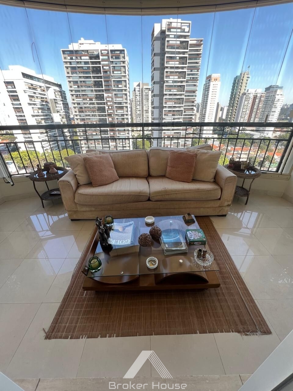 Apartamento para alugar com 4 quartos, 198m² - Foto 3