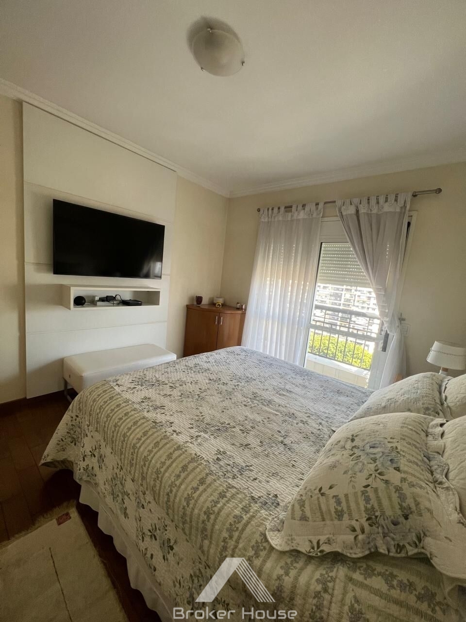 Apartamento para alugar com 4 quartos, 198m² - Foto 15