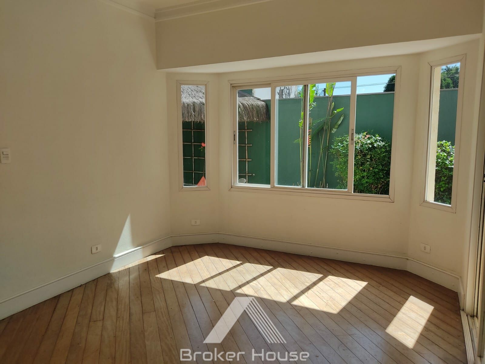 Casa à venda com 3 quartos, 340m² - Foto 15