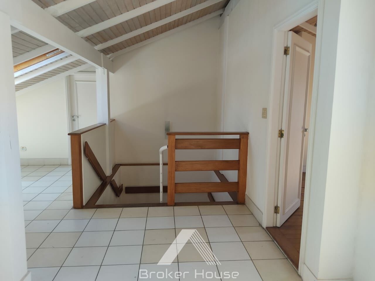 Casa à venda com 3 quartos, 340m² - Foto 27