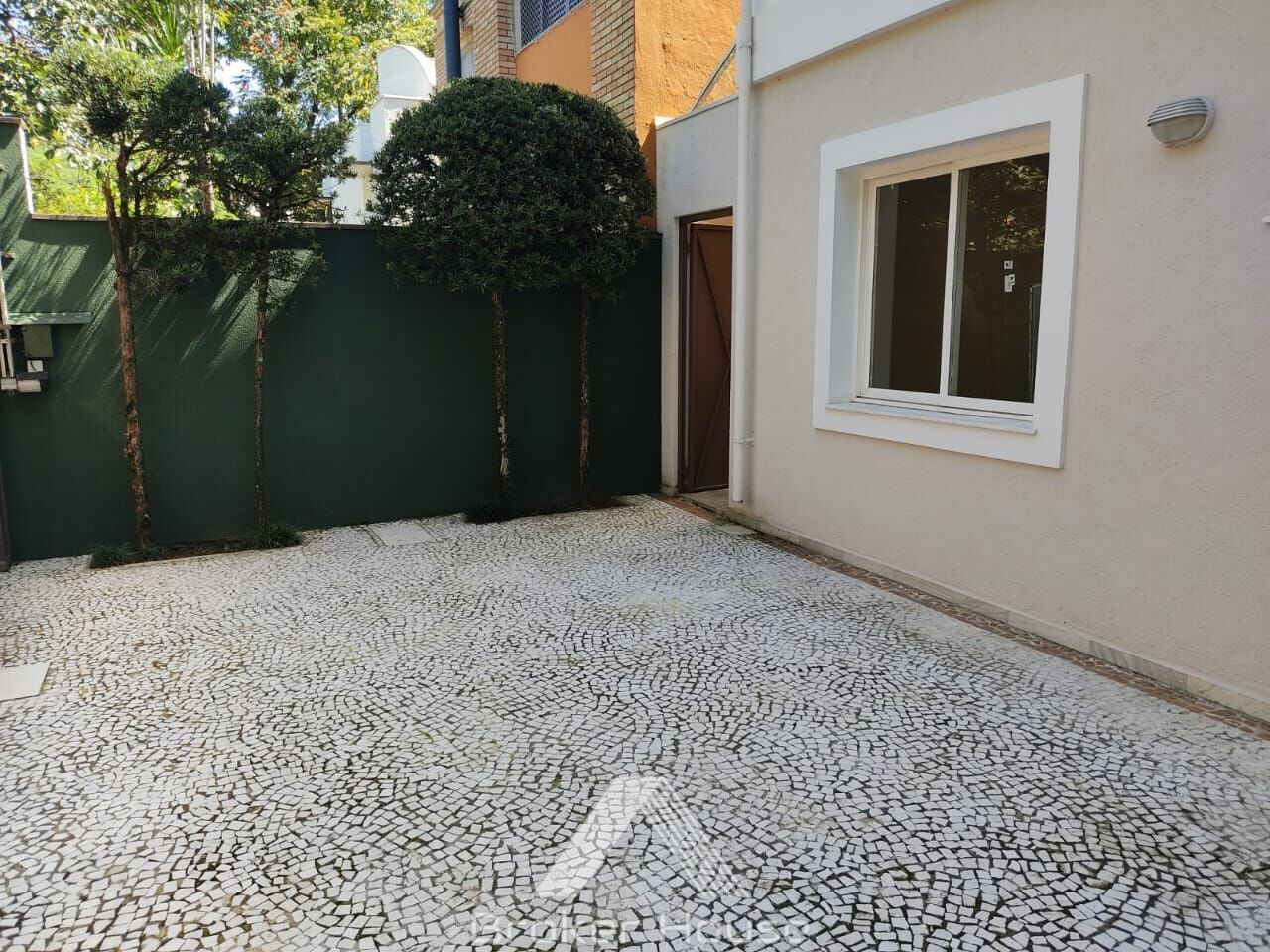 Casa à venda com 3 quartos, 340m² - Foto 3