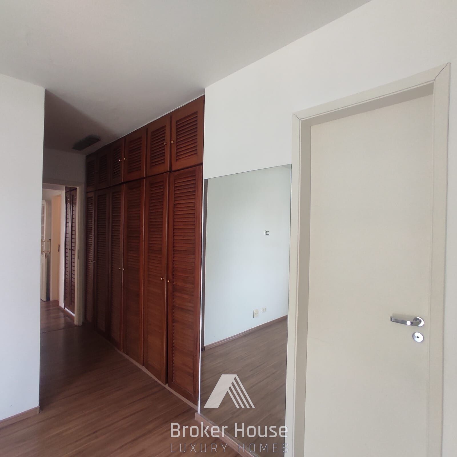 Apartamento à venda com 3 quartos, 108m² - Foto 8