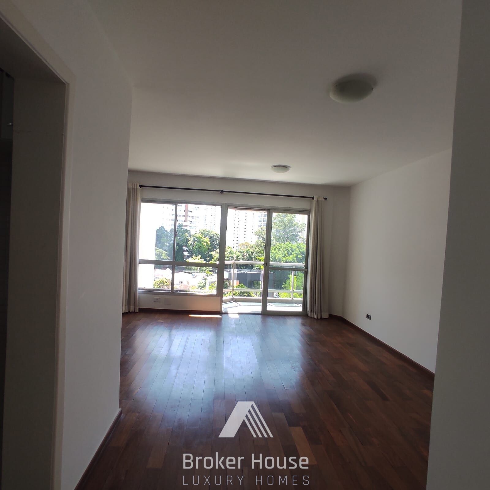 Apartamento à venda com 3 quartos, 108m² - Foto 3