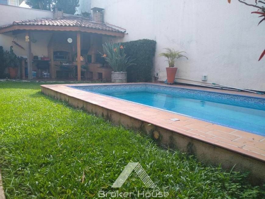 Casa à venda com 3 quartos, 308m² - Foto 3