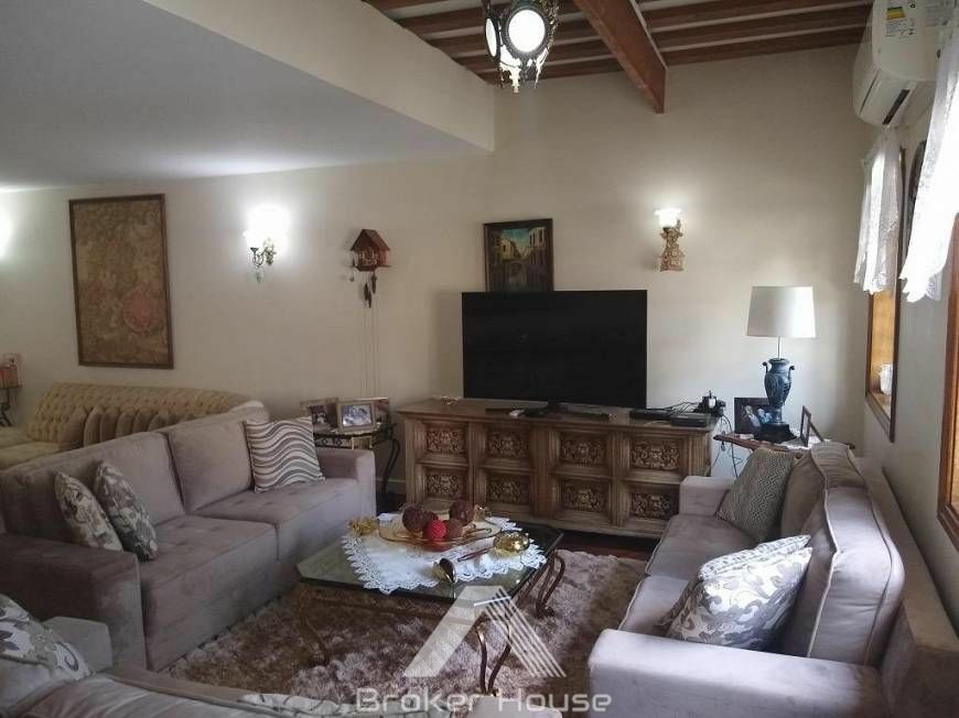 Casa à venda com 3 quartos, 308m² - Foto 10