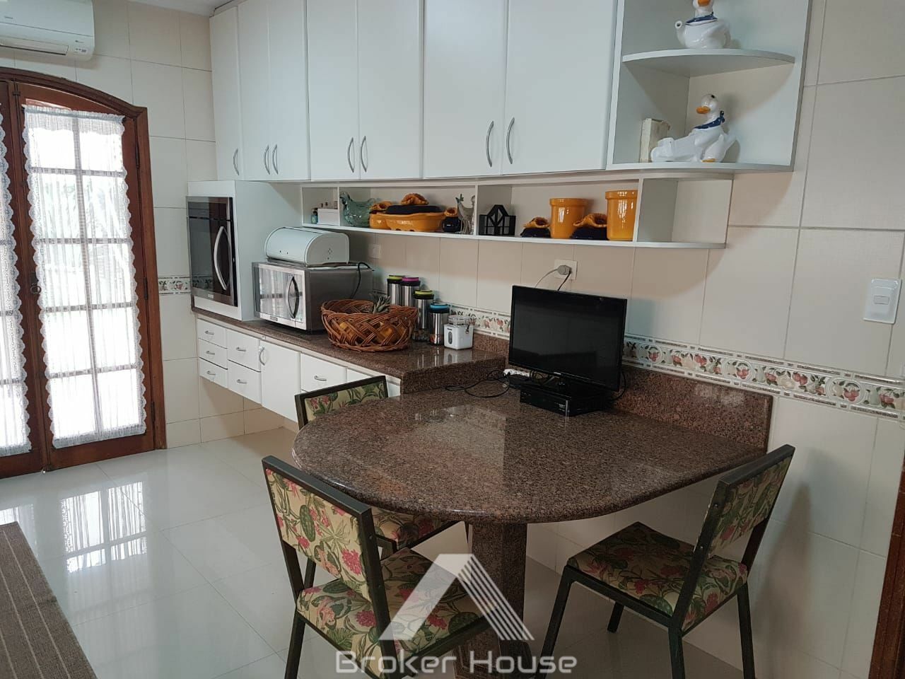 Casa à venda com 3 quartos, 308m² - Foto 24