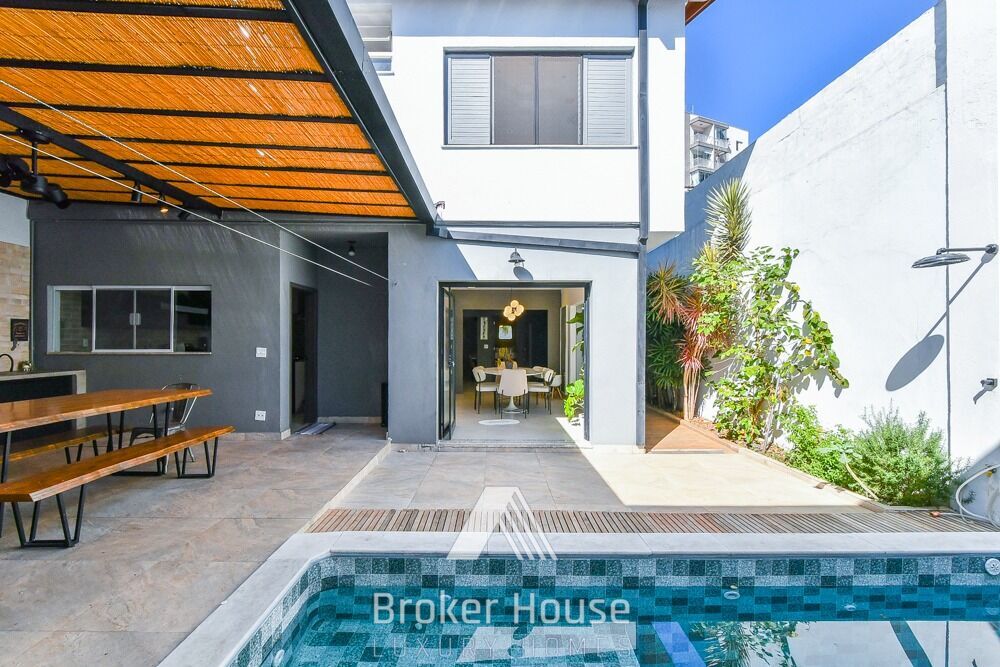 Casa à venda com 4 quartos, 240m² - Foto 3