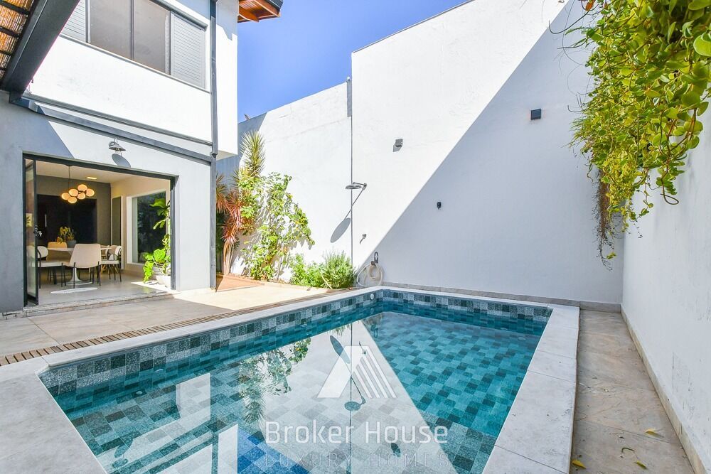 Casa à venda com 4 quartos, 240m² - Foto 4