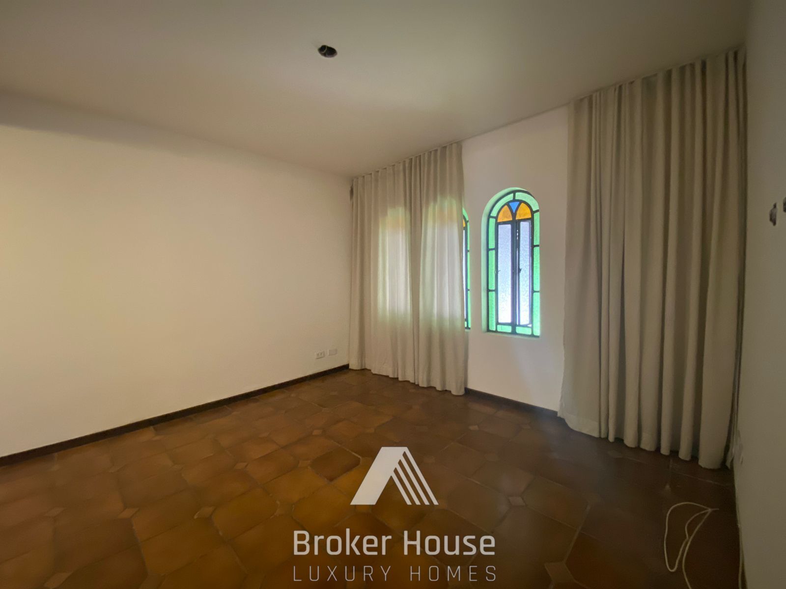 Casa à venda com 3 quartos, 180m² - Foto 1