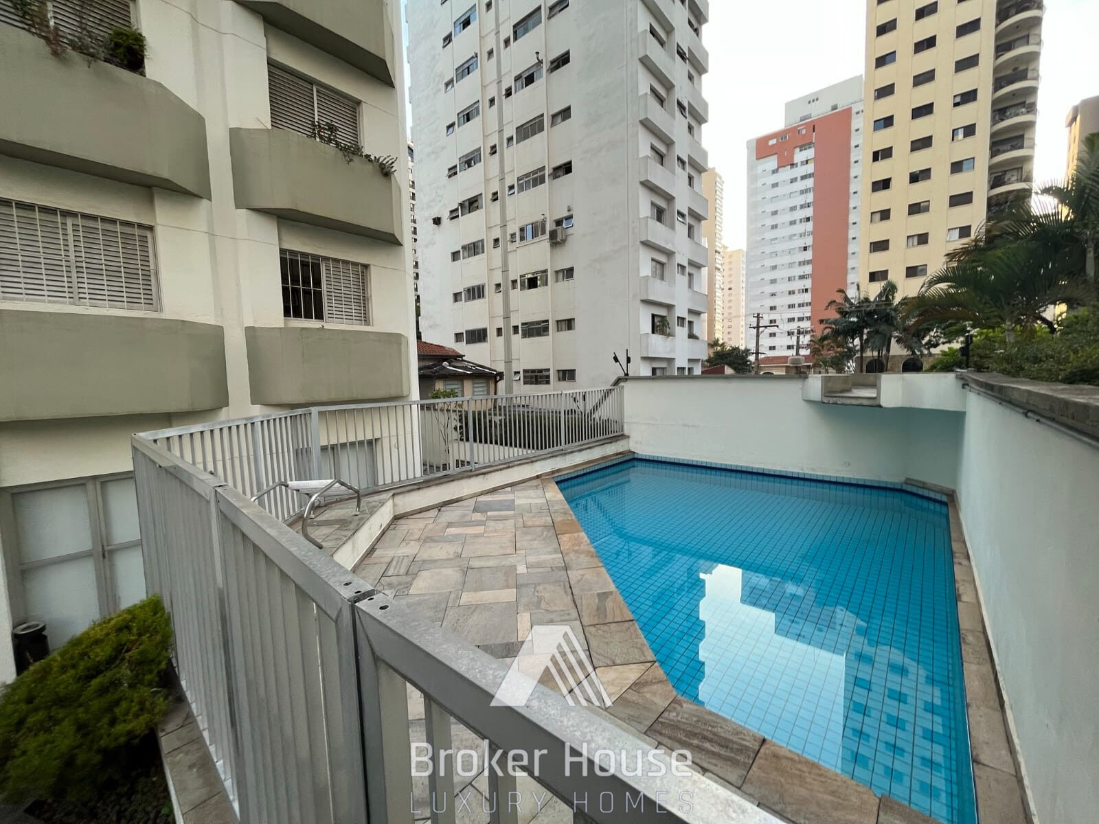 Apartamento à venda com 3 quartos, 90m² - Foto 22