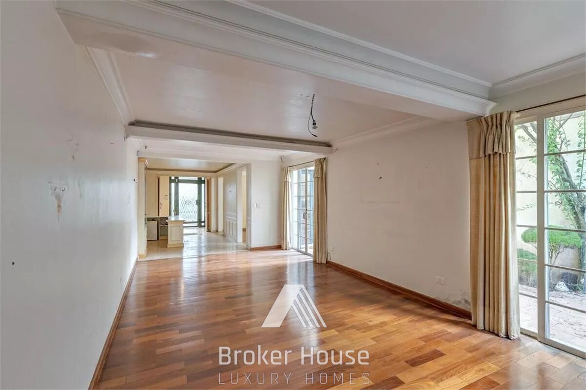 Casa, 3 quartos, 261 m² - Foto 1