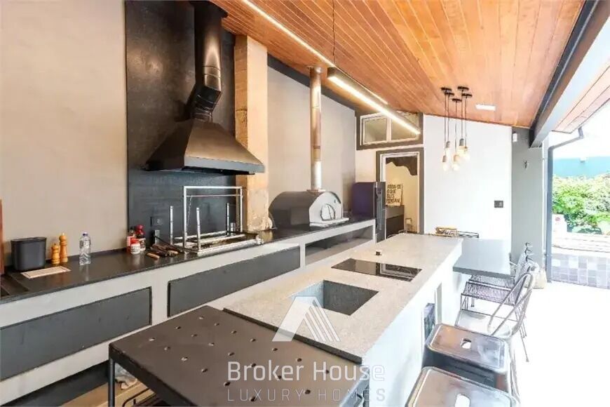 Casa para alugar com 4 quartos, 350m² - Foto 8