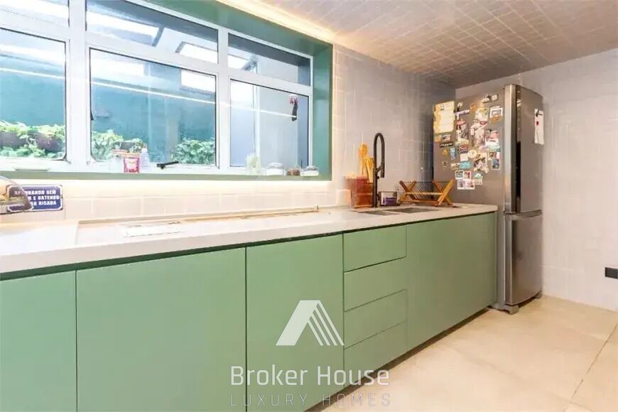 Casa para alugar com 4 quartos, 350m² - Foto 17