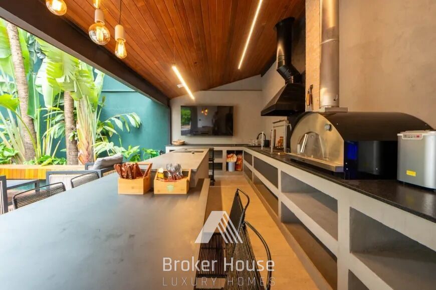 Casa para alugar com 4 quartos, 350m² - Foto 7